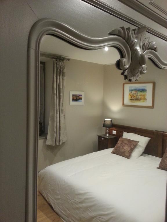 Relais St Jacques - Roanne Bed and Breakfast Saint-Haon-le-Châtel Δωμάτιο φωτογραφία