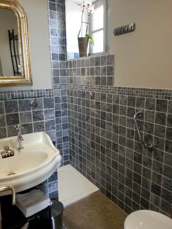 Relais St Jacques - Roanne Bed and Breakfast Saint-Haon-le-Châtel Δωμάτιο φωτογραφία