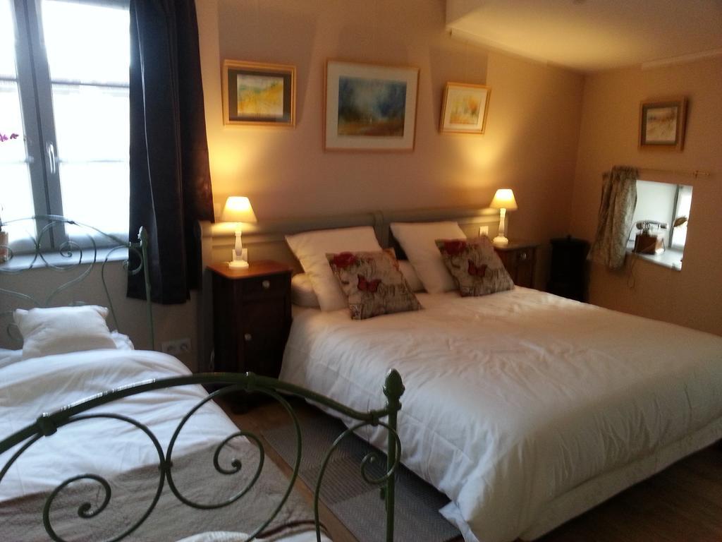 Relais St Jacques - Roanne Bed and Breakfast Saint-Haon-le-Châtel Δωμάτιο φωτογραφία